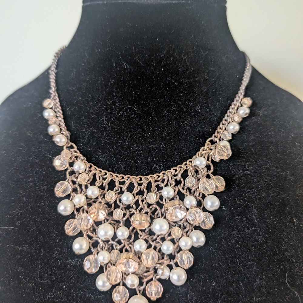 Elegant Pearl and Crystal Necklace - Picture 2 of 10